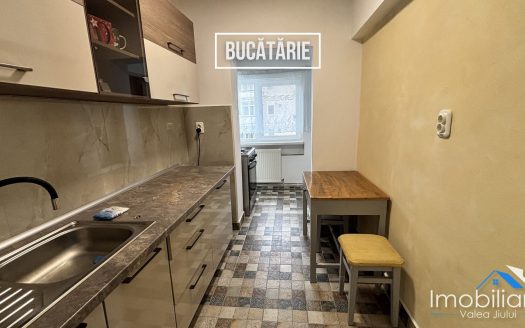 Garsoniera de inchiriat – Petrosani | Aleea Trandafirilor | Etaj 3 | Zona centrala