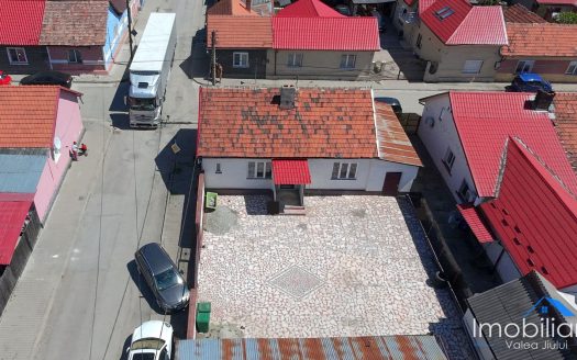 Casa 2 camere – Petrosani | Str. Micu Klein | Curte 336 mp