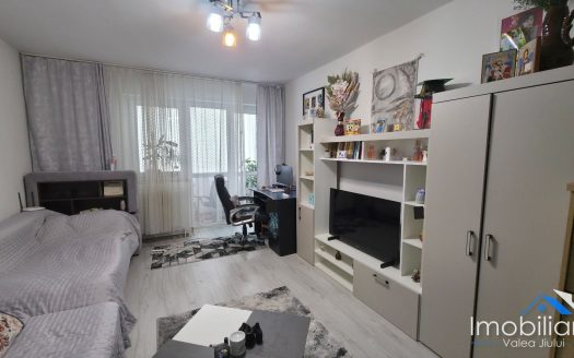 Apartament 2 camere decomandate – Lupeni | Bulevardul Pacii | Etaj 2/10