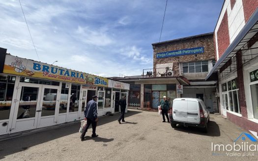Spatiu comercial – Petrosani | Piata Centrala | 50 mp | Vitrina stradala