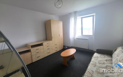 Apartament 3 camere de inchiriat – Vulcan | Str. Traian | Etaj 4