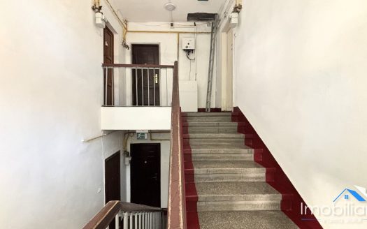 Apartament 2 camere – Petrosani | Str. Constructorul | Etaj 2/2 | Bloc anvelopat