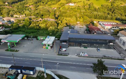 Hală / spațiu comercial de închiriat – Petroșani, str. Livezeni (lângă Baril)