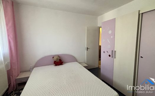Apartament 3 camere – Petrosani | Str. Aviatorilor | Etaj 4/4
