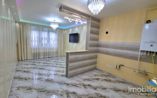 Apartament 2 camere – Vulcan | Etaj 2 | Complet renovat | Langa Primarie