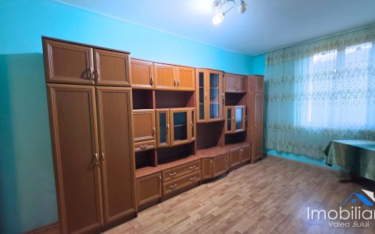 Apartament 2 camere de vânzare – Str. 1 Mai | Uricani | Etaj 1