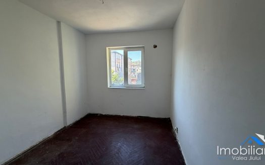 Garsonieră de vânzare – Str. Saturn | Petrosani