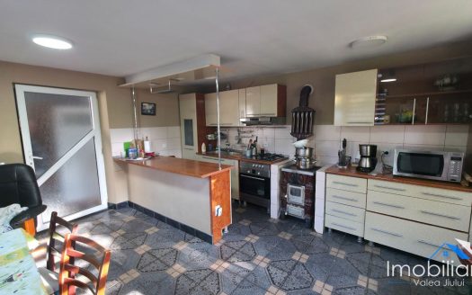 Casă – 142mp utili, parter+mansardă, Str. Cuza Voda, Petroșani